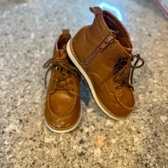 GAP l Kid’s Boot l COGNAC l Boy’s Size 11 - Picture 3 of 13